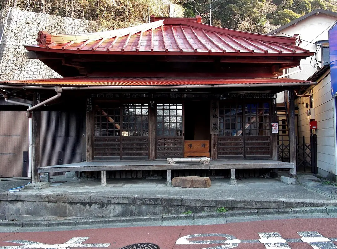Gokurakuji Temple