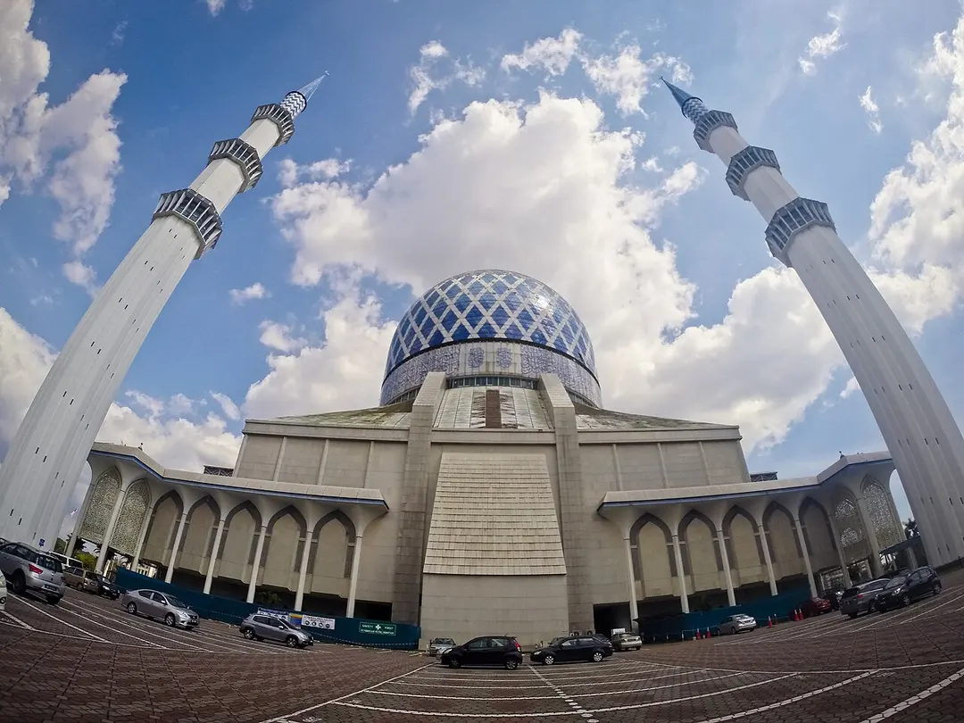 Sultan Salahuddin Abdul Aziz Mosque