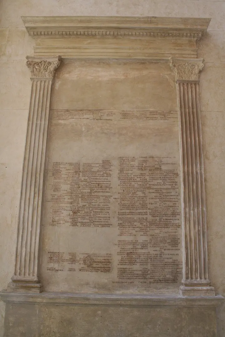 Arco di Augusto