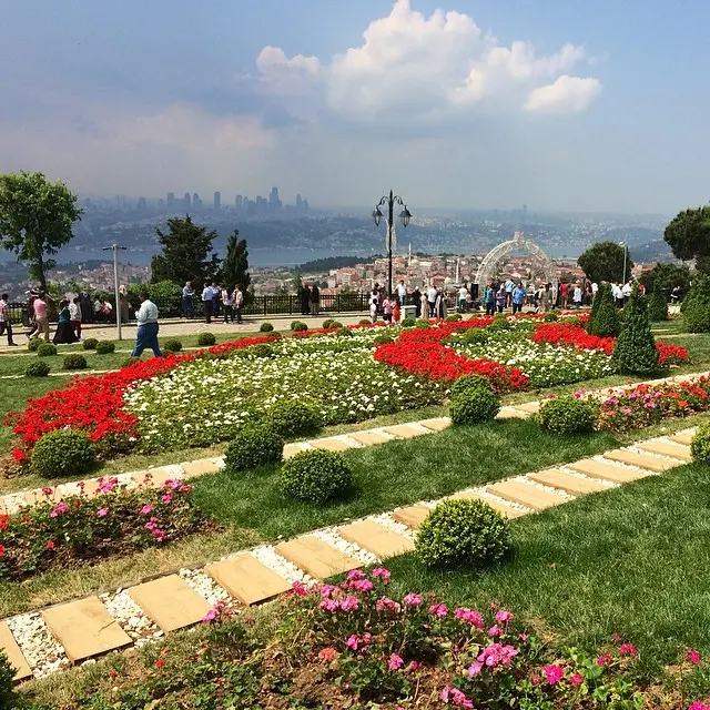 Çamlıca Tepesi