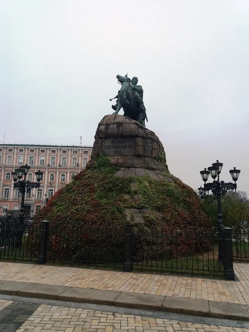 Monument to Bohdan Khmelnytsky in Kyiv