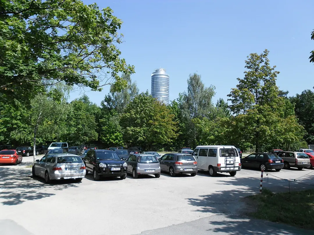 Business-Tower