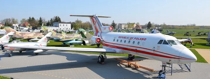 Як-40