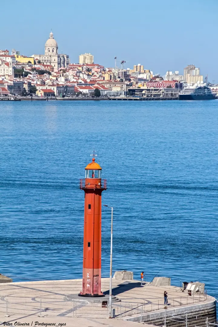 Farol de Cacilhas