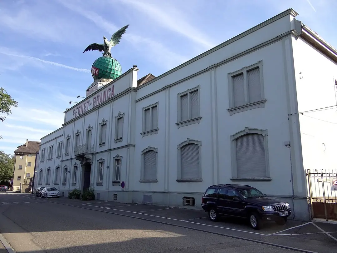 Espace d’Art Contemporain Fernet Branca