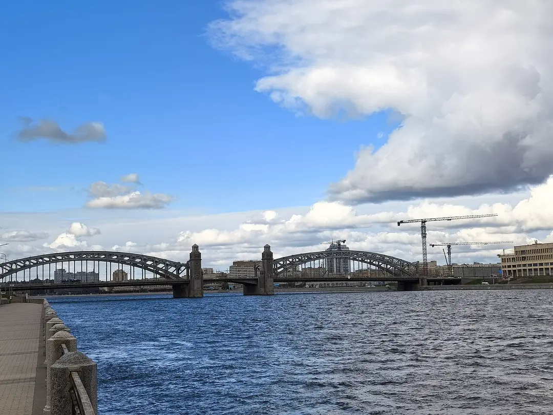 Bolscheochtinski-Brücke