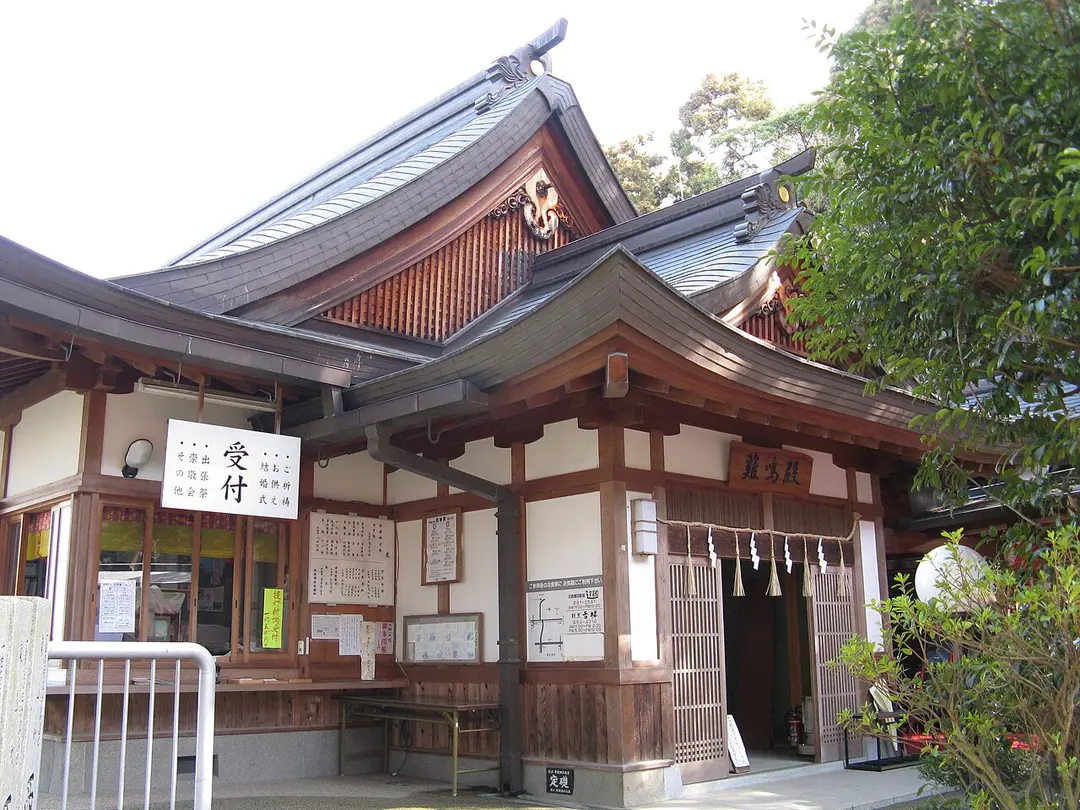 枚岡神社