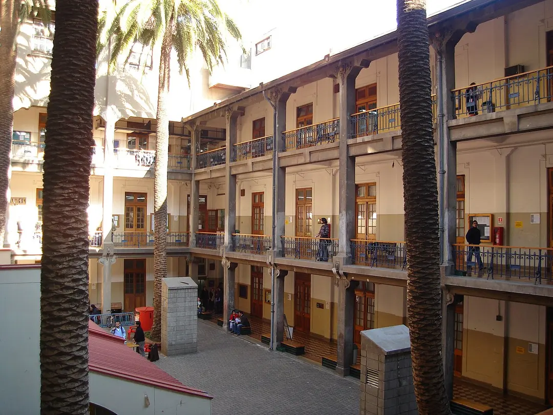 Paepstliche Katholische Universitaet Valparaiso – Hauptgebaeude