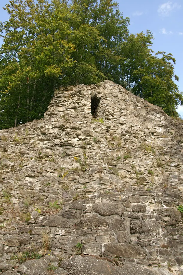 Bossonnens, Burg- und Stadtruinen