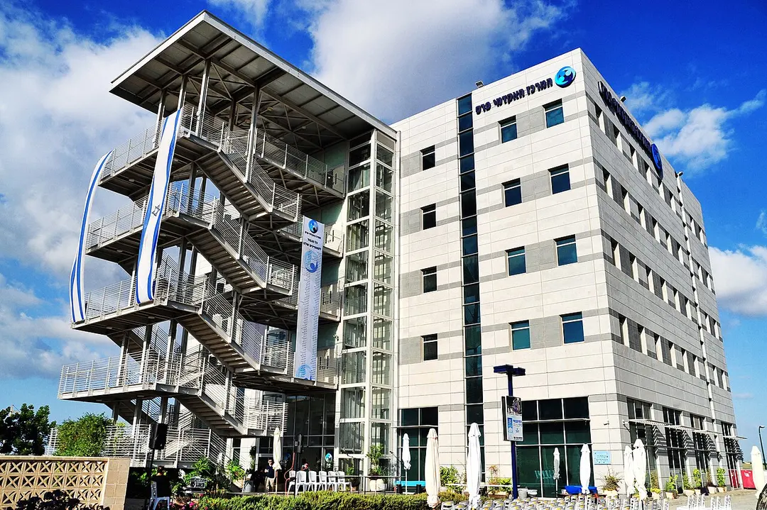 Peres Academic Center