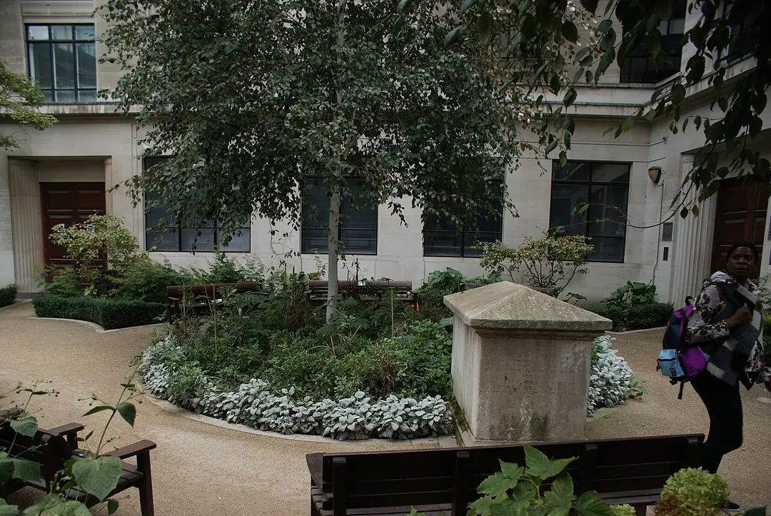 Fen Court