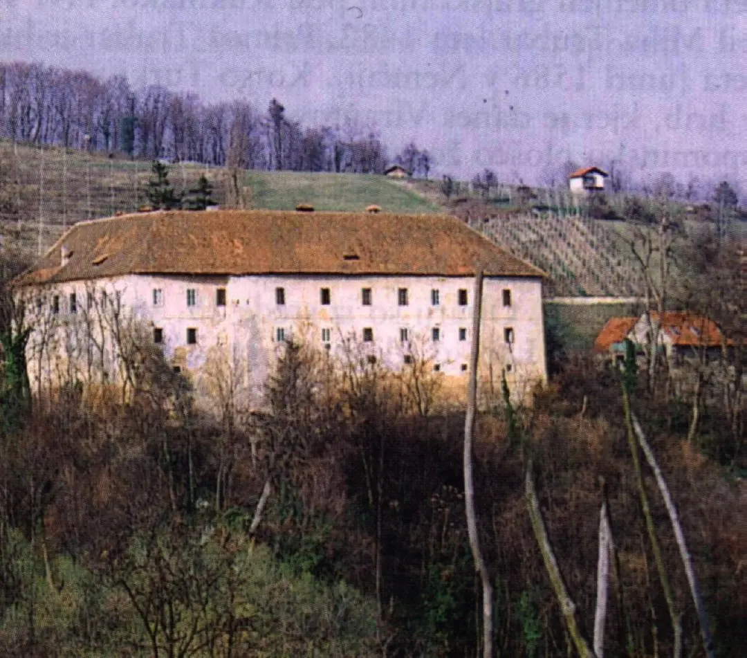 Burg Raka
