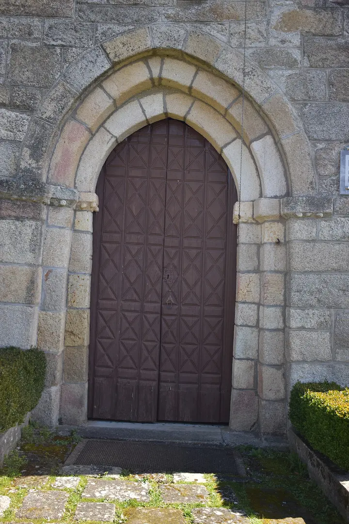 Igrexa de Santa María de Pinza