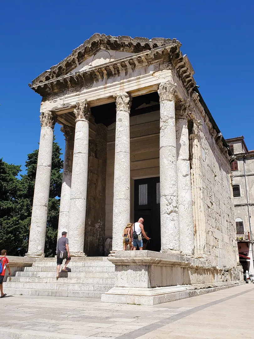 Augustus-Tempel (Pula)
