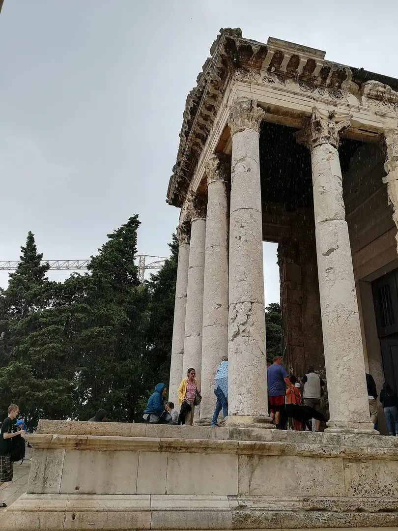 Augustus-Tempel (Pula)