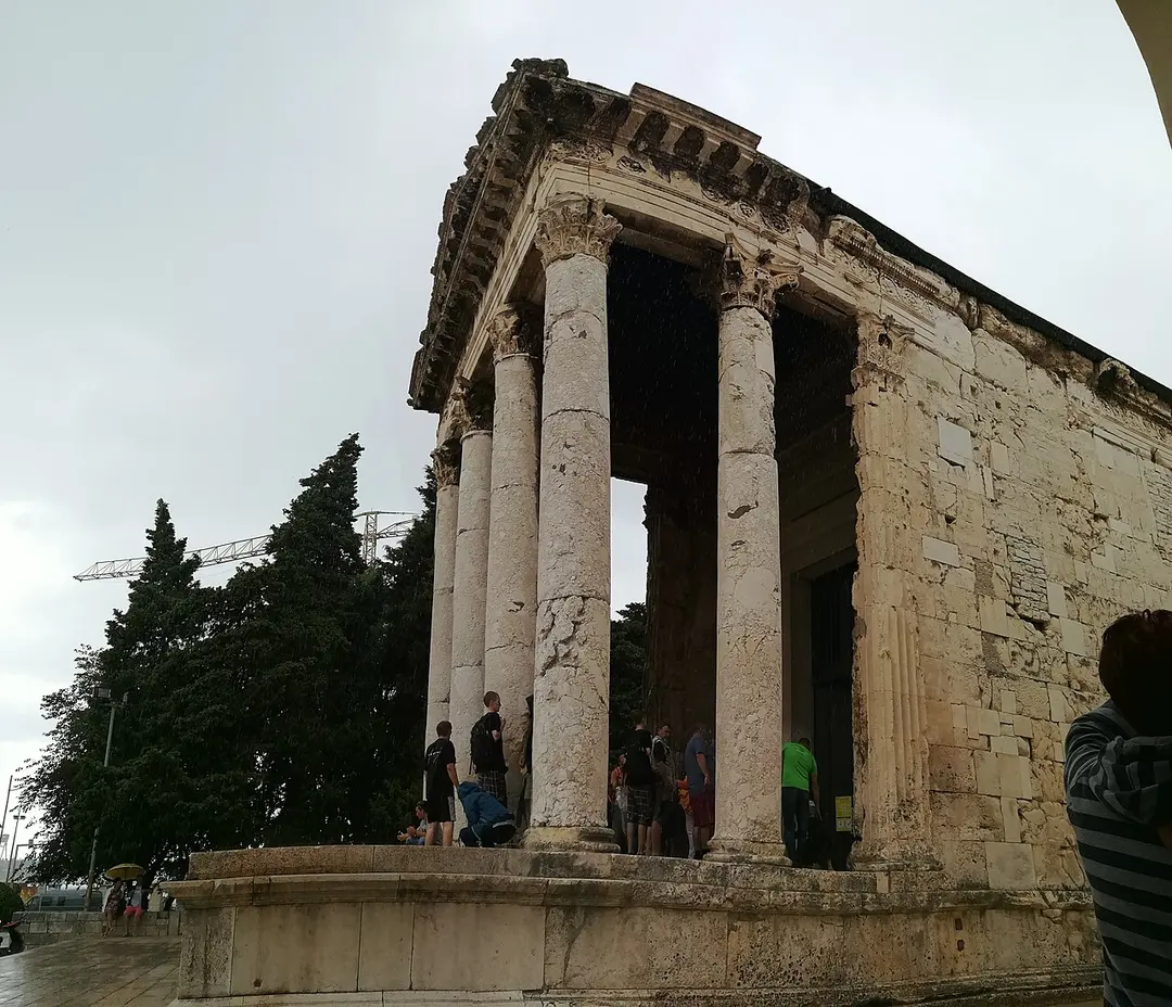 Augustus-Tempel (Pula)