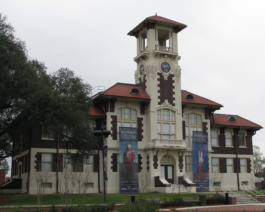 Historic City Hall Arts & Cultural Center