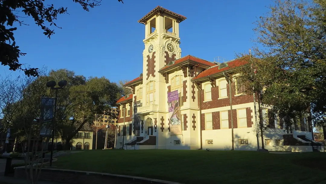 Historic City Hall Arts & Cultural Center