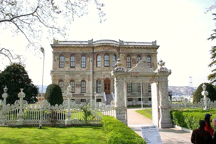 Küçüksu Kasrı