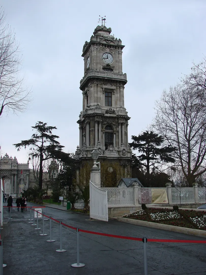 Uhrturm von Dolmabahçe