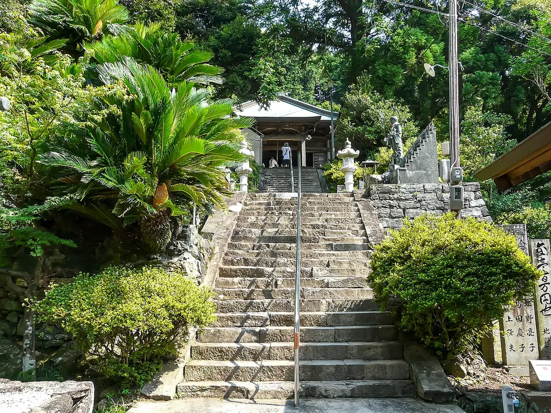 18 Onzan-ji