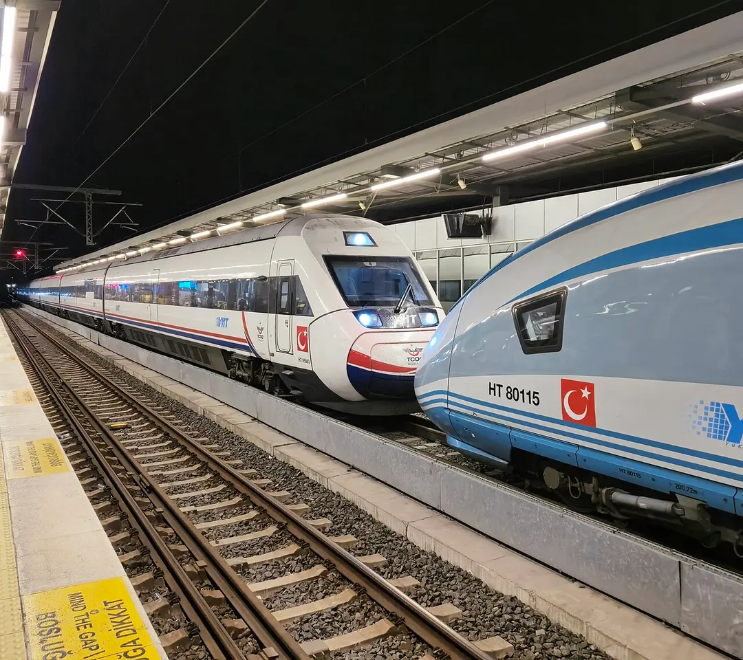 Söğütlüçeşme railway station