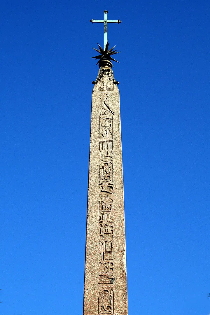 Obelisco Macuteo