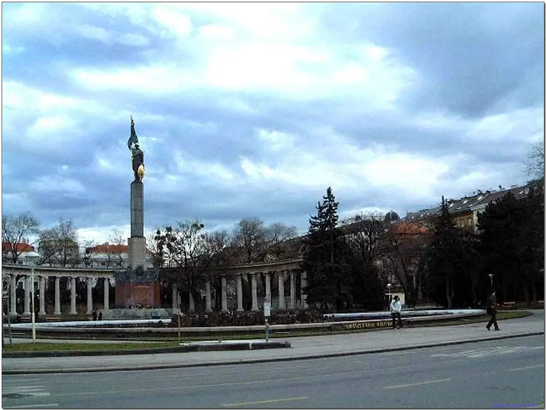 Heldendenkmal der Roten Armee