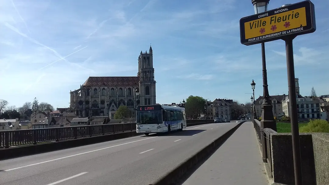 Notre-Dame (Mantes-la-Jolie)