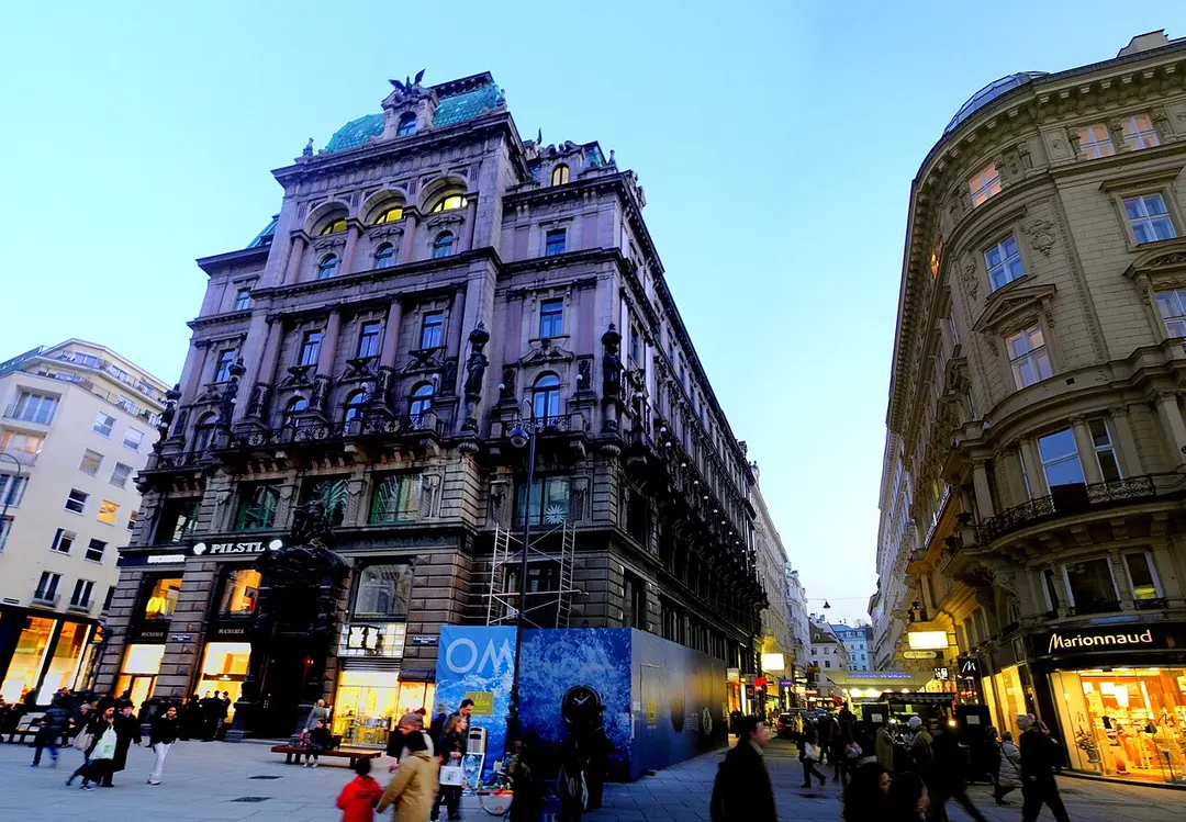 Palais Equitable