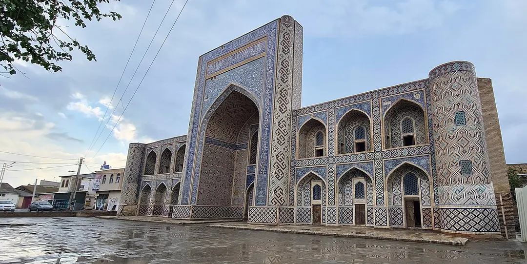 Abdullah-Khan-Madrasa