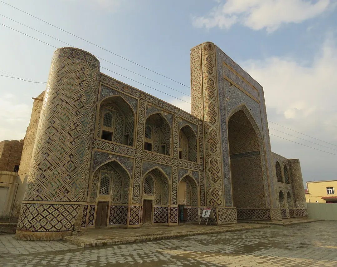 Abdullah-Khan-Madrasa