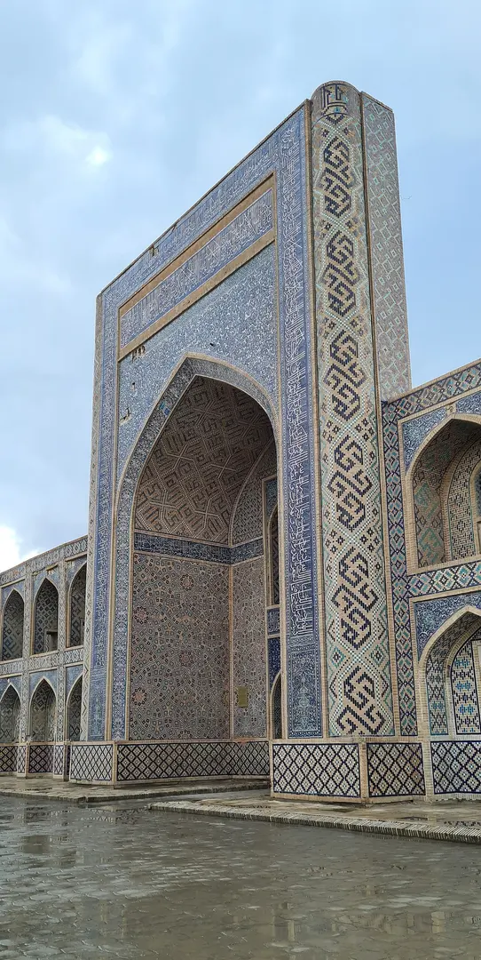 Abdullah-Khan-Madrasa